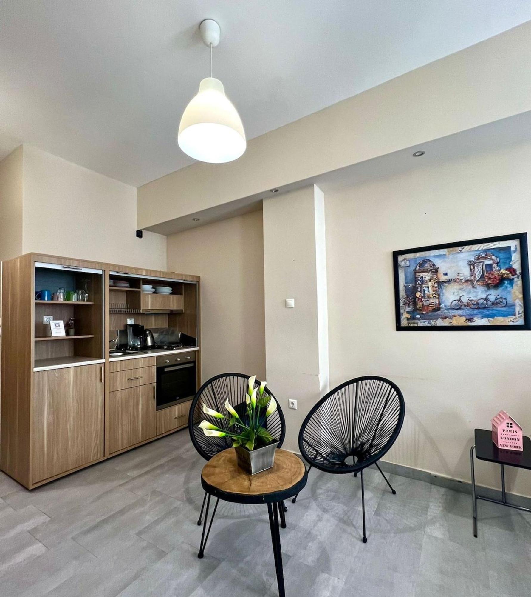 Apartamento Superhost Hub #103 Plaka - Monastiraki Atenas Exterior foto